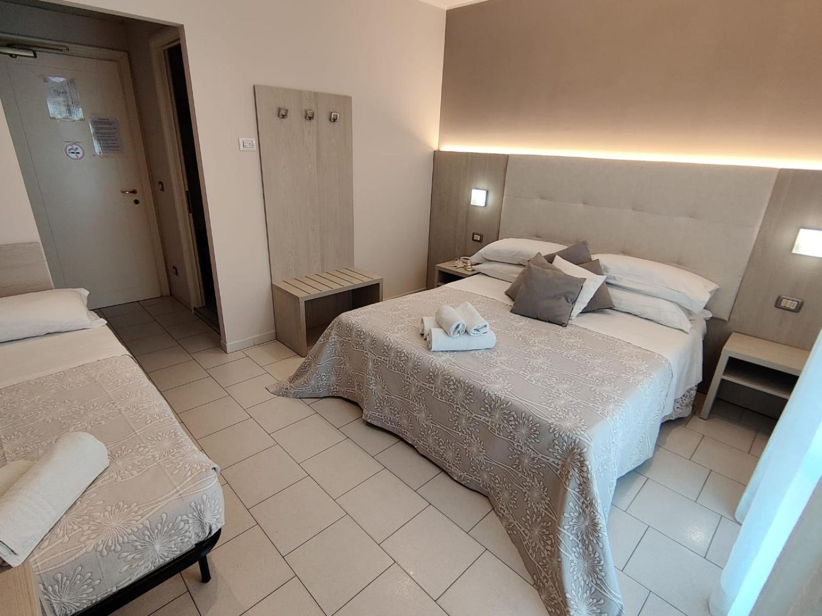 Hotel Stefan Room & Breakfast Гаттео-а-Маре Экстерьер фото