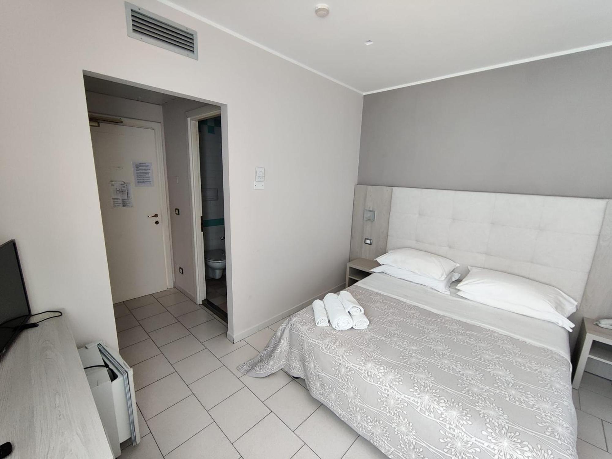Hotel Stefan Room & Breakfast Гаттео-а-Маре Экстерьер фото