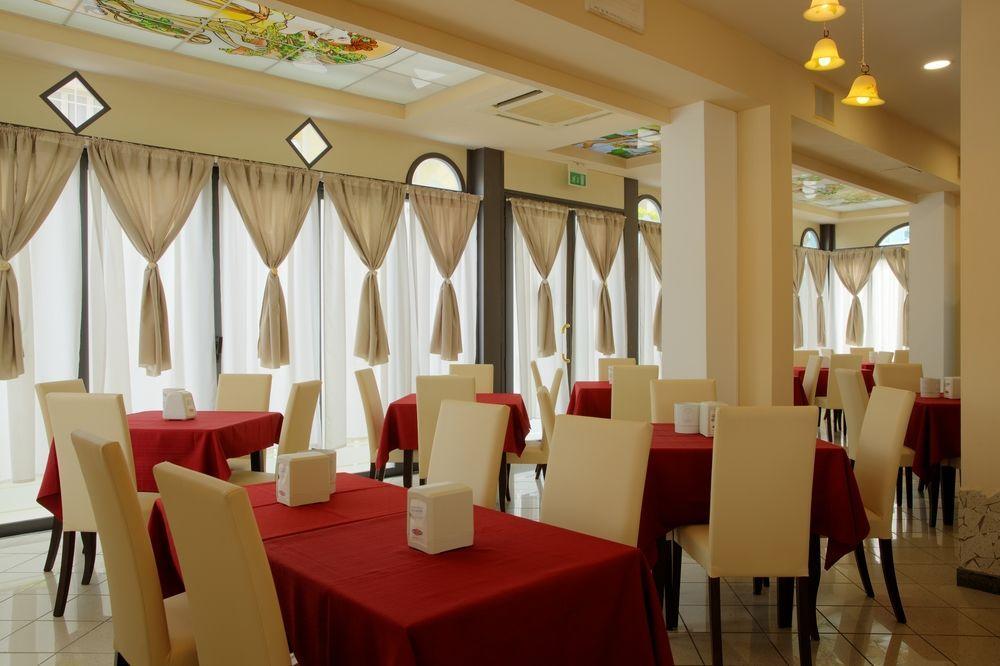 Hotel Stefan Room & Breakfast Гаттео-а-Маре Экстерьер фото