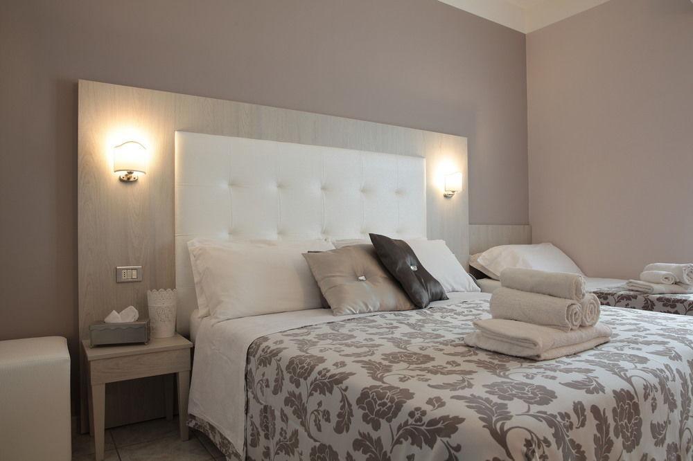 Hotel Stefan Room & Breakfast Гаттео-а-Маре Экстерьер фото