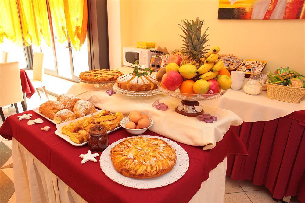 Hotel Stefan Room & Breakfast Гаттео-а-Маре Экстерьер фото