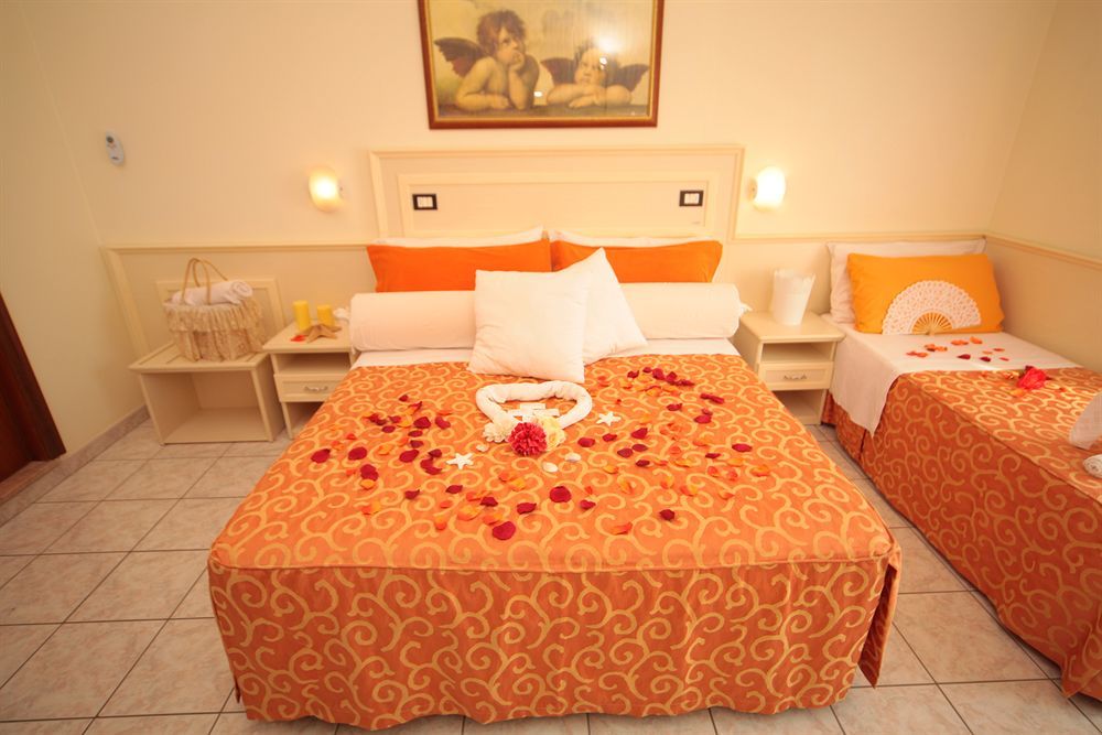 Hotel Stefan Room & Breakfast Гаттео-а-Маре Экстерьер фото