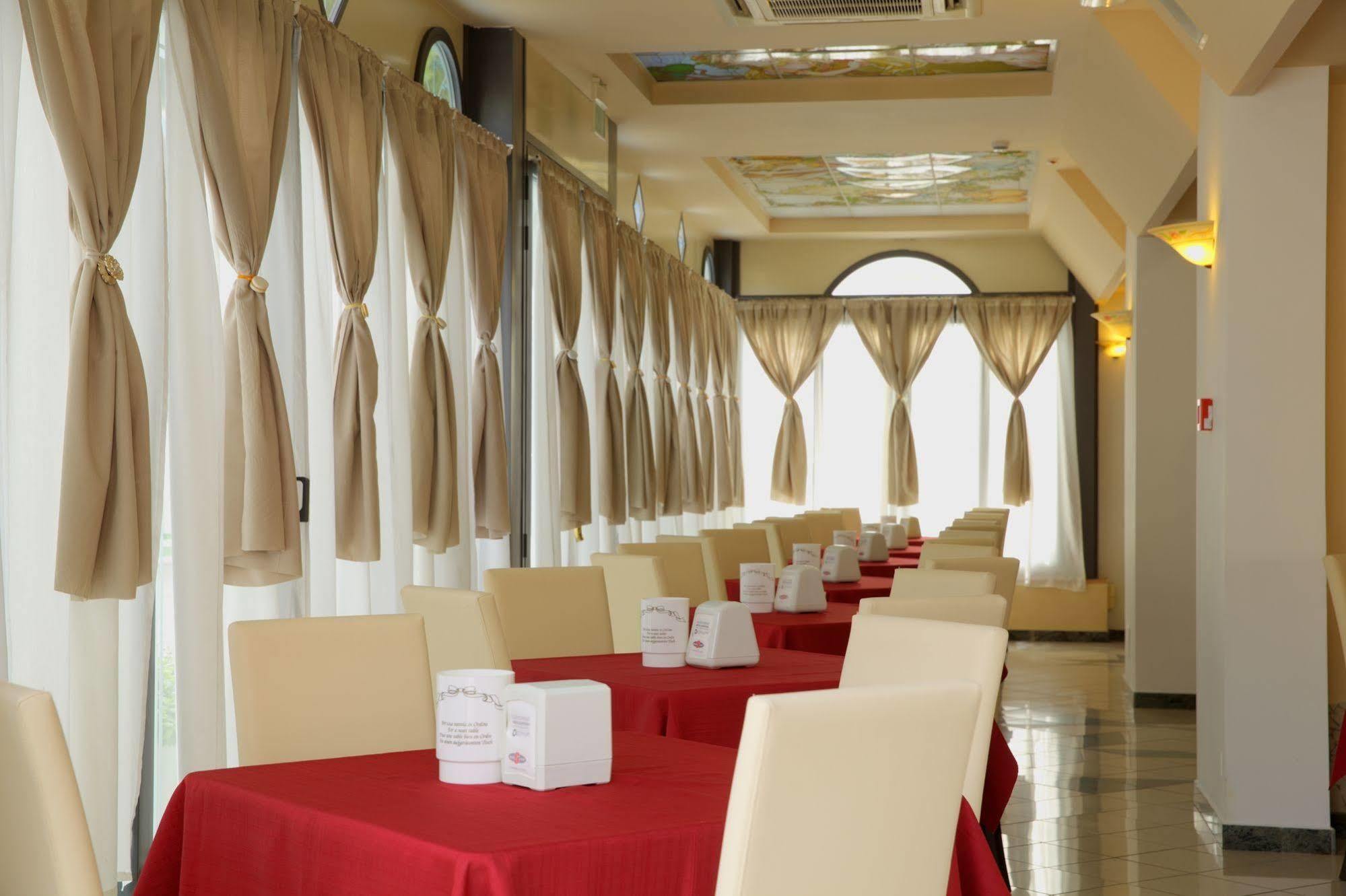 Hotel Stefan Room & Breakfast Гаттео-а-Маре Экстерьер фото