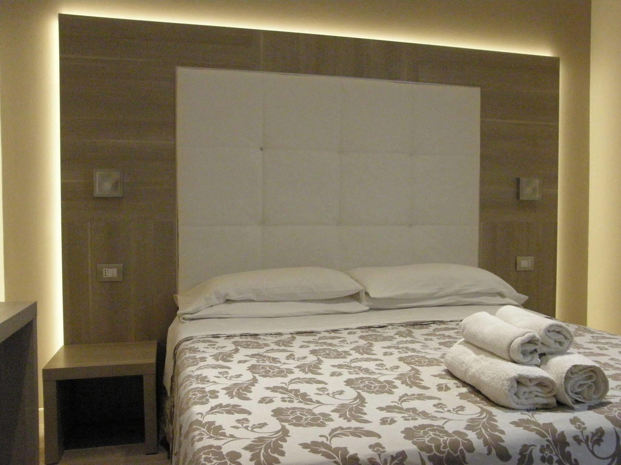 Hotel Stefan Room & Breakfast Гаттео-а-Маре Экстерьер фото