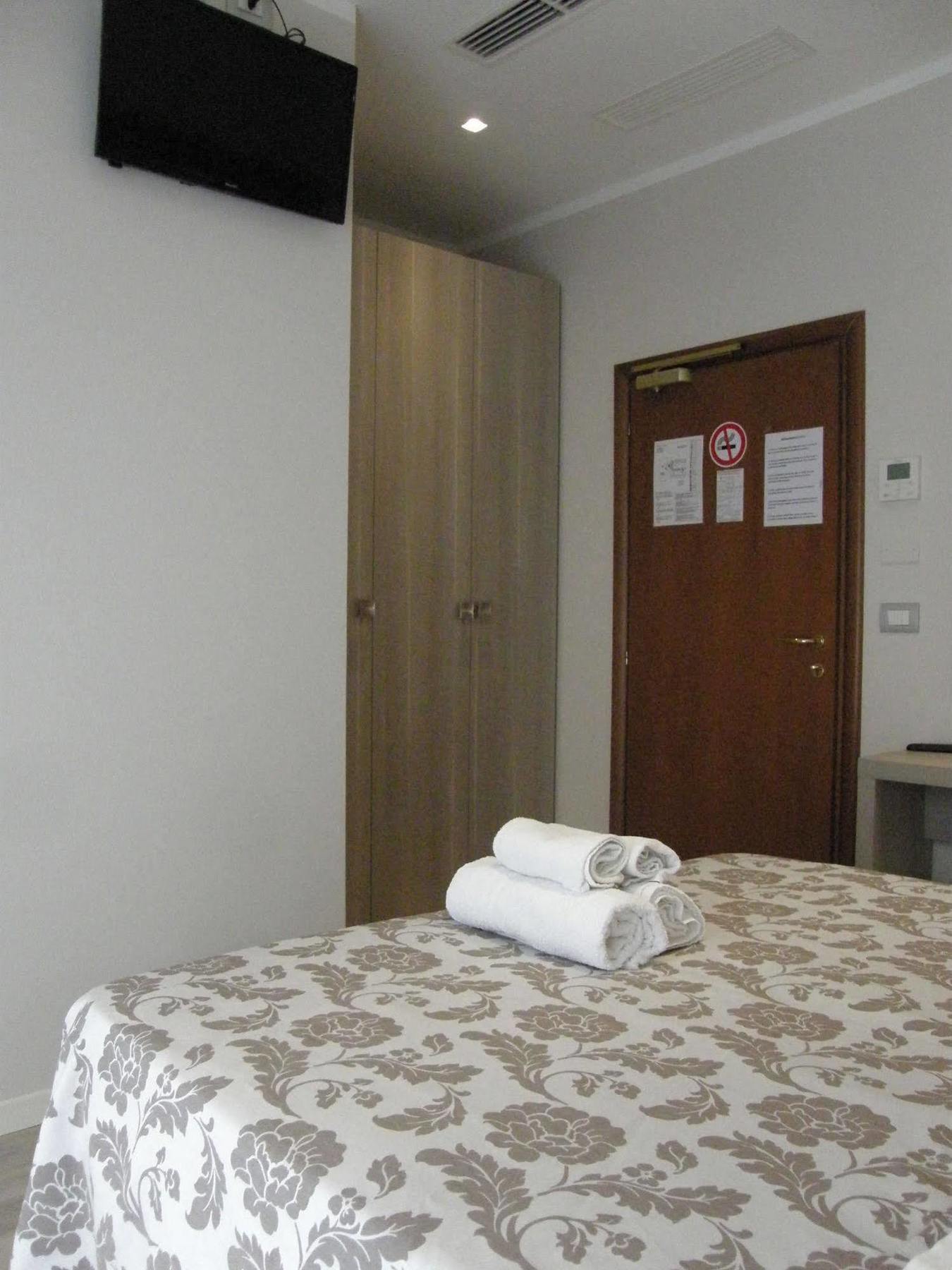 Hotel Stefan Room & Breakfast Гаттео-а-Маре Экстерьер фото
