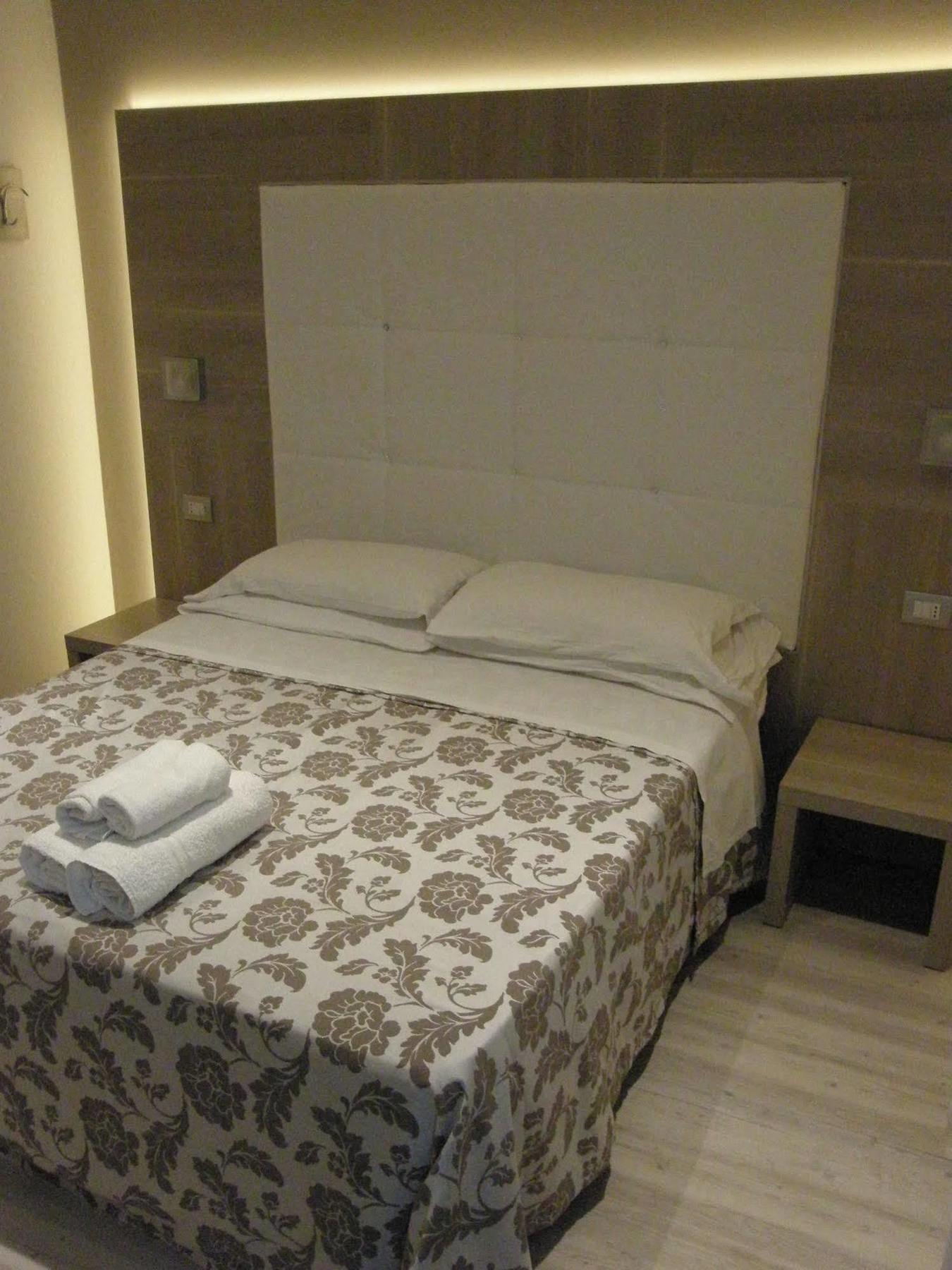Hotel Stefan Room & Breakfast Гаттео-а-Маре Экстерьер фото