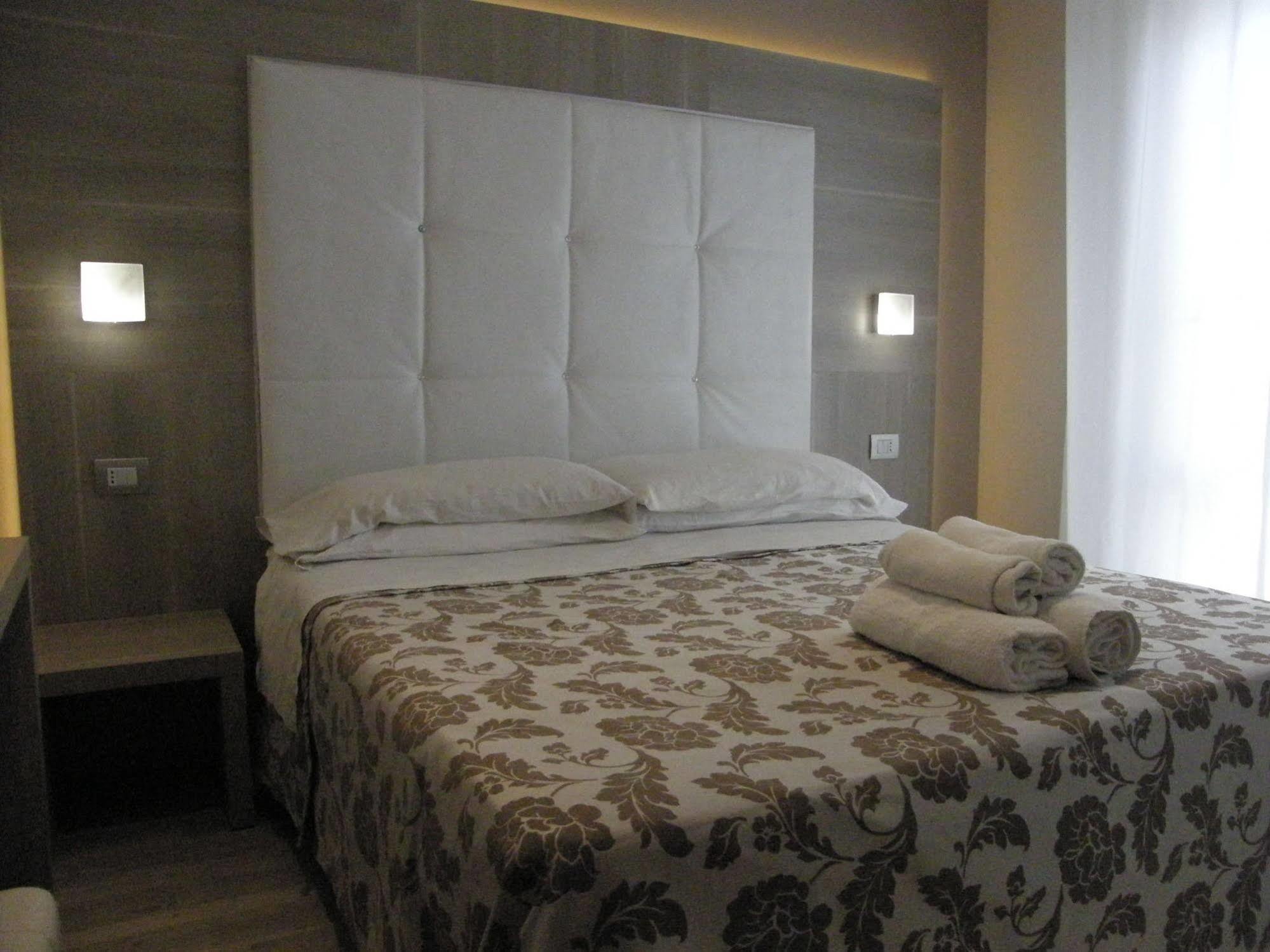 Hotel Stefan Room & Breakfast Гаттео-а-Маре Экстерьер фото