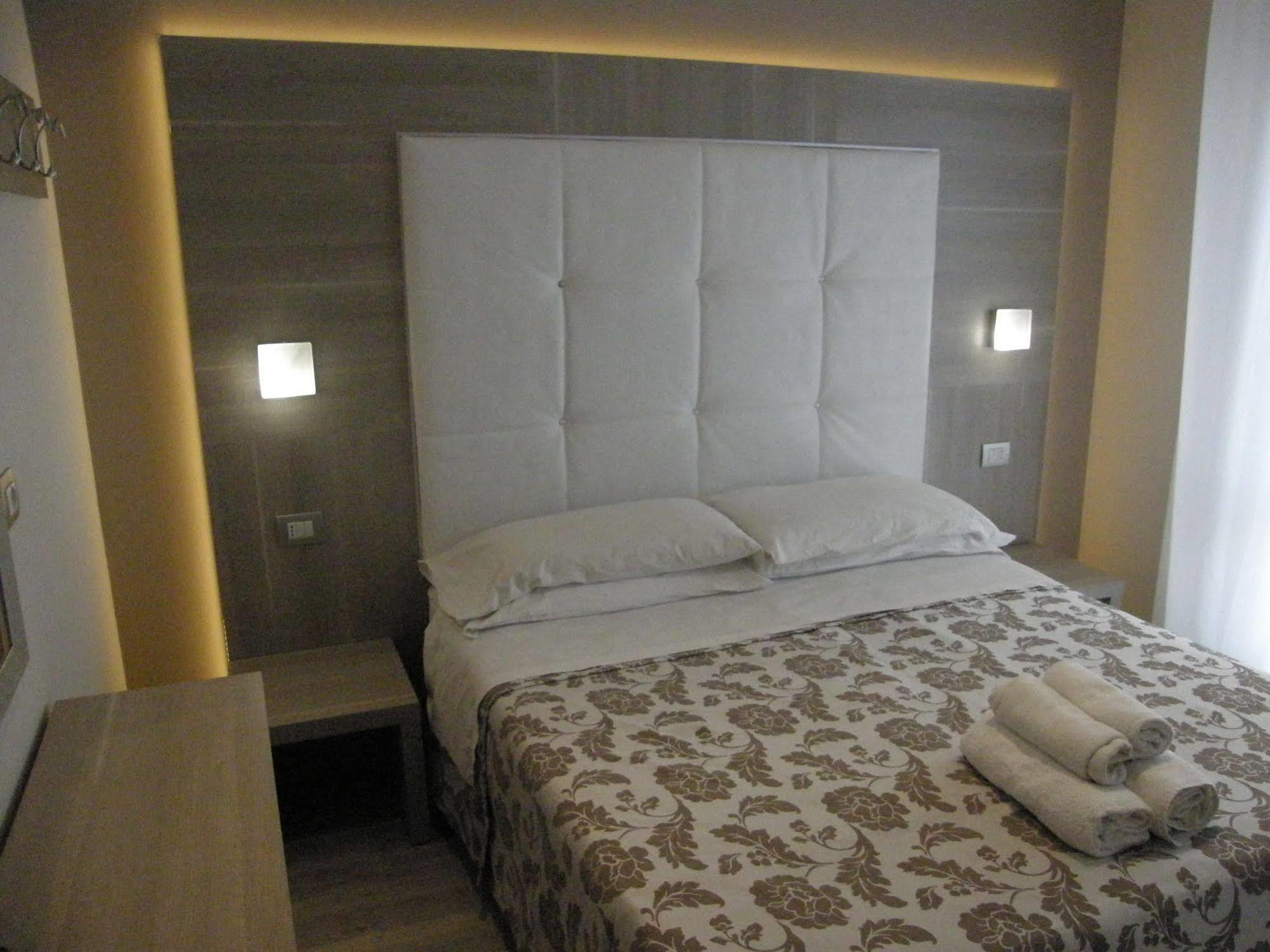 Hotel Stefan Room & Breakfast Гаттео-а-Маре Экстерьер фото