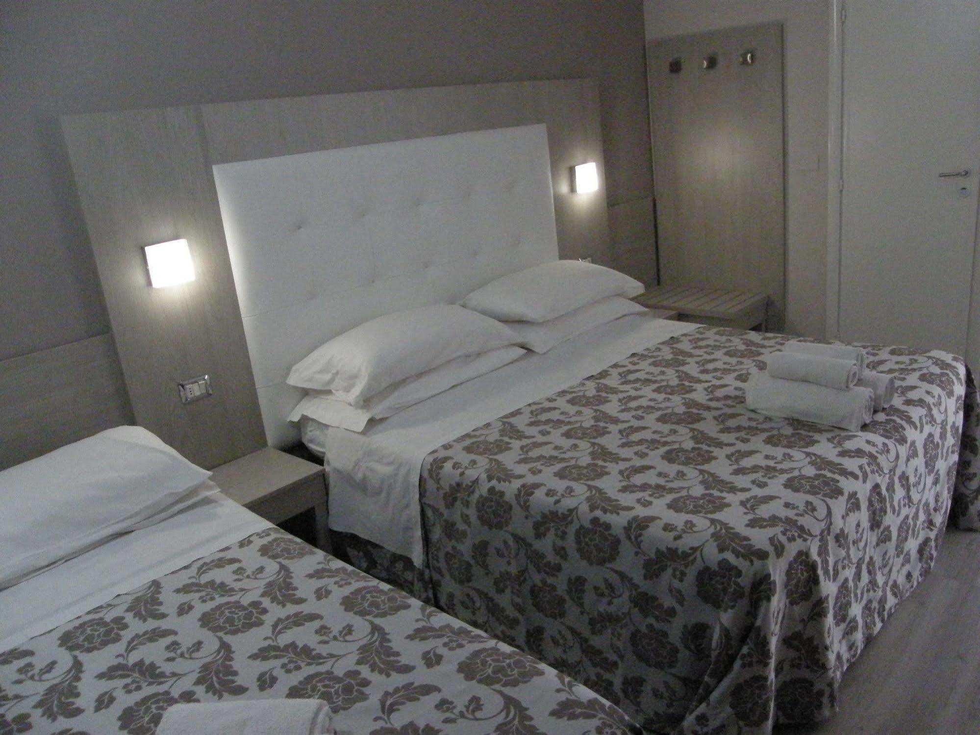 Hotel Stefan Room & Breakfast Гаттео-а-Маре Экстерьер фото